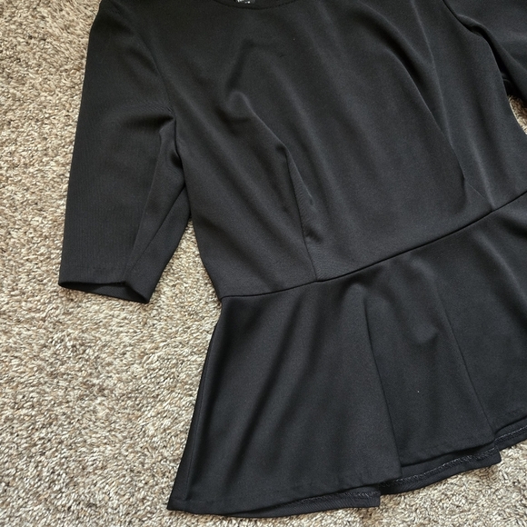 Alfani Black Peplum Blouse With Gold Zippered Back Size Medium - Picture 3 of 6